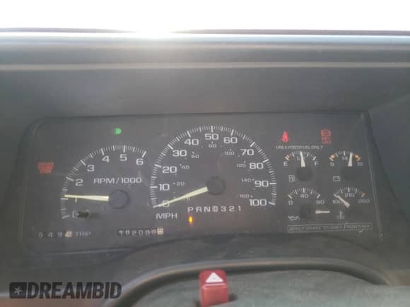 1997 Chevrolet Silverado 1500 with VIN 1GCEC14R5VZ205358, listed as a Copart auction lot 88252645 with 182,086 mi miles and Salvage title. Bid and sale history available at DreamBid. Image 9.