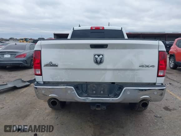 2018 Ram 1500 Big Horn z VIN 1C6RR7GT8JS311940, wystawiony jako IAAI lot #41313507 z przebiegiem 116 678 mil mil oraz . Historia ofert i sprzedaży dostępna na DreamBid. Obrazek 16.