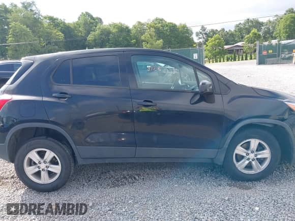 2019 Chevrolet Trax LS with VIN 3GNCJNSBXKL176816, listed as a IAAI auction lot 42758316 with 67,344 mi miles and . Bid and sale history available at DreamBid. Image 14.