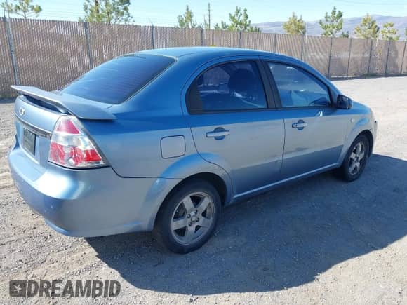 2007 Chevrolet Aveo LT z VIN KL1TG56647B152077, wystawiony jako IAAI lot #42170944 z przebiegiem 217 705 mil mil oraz . Historia ofert i sprzedaży dostępna na DreamBid. Obrazek 4.