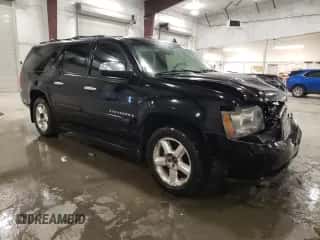 2007 Chevrolet Suburban LTZ with VIN 3GNFK16347G265089, listed as a Copart auction lot 71683635 with 220,290 mi miles and Salvage title. Bid and sale history available at DreamBid. Image 4.