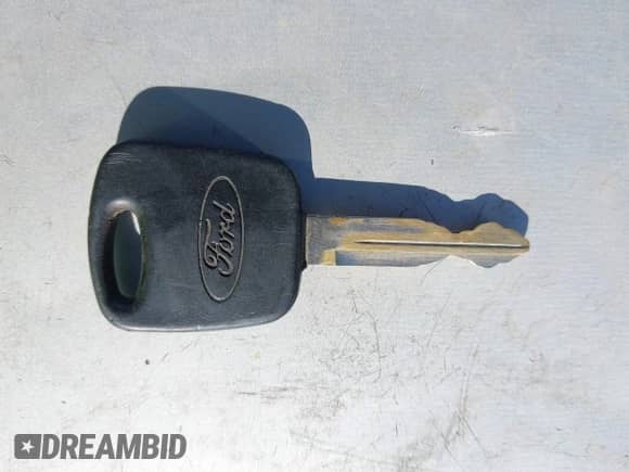 2004 Ford F-150 XL z VIN 2FTRX17294CA45646, wystawiony jako IAAI lot #43173069 z przebiegiem 171 804 mil mil oraz . Historia ofert i sprzedaży dostępna na DreamBid. Obrazek 11.