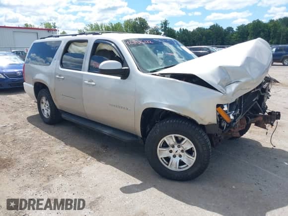 2008 Chevrolet Suburban LTZ с VIN 1GNFC16028R140953, выставлен на аукционе IAAI как лот 42806282 с пробегом 147 814 миль миль и . История ставок и продаж доступна на DreamBid. Изображение 1.