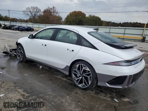 2023 Hyundai Ioniq 6 SEL с VIN KMHM34AAXPA021896, выставлен на аукционе Copart как лот 74172733 с пробегом 5 027 миль миль и . История ставок и продаж доступна на DreamBid. Изображение 2.