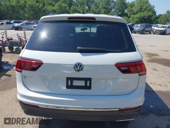 2021 Volkswagen Tiguan SE with VIN 3VV3B7AX3MM135196, listed as a IAAI auction lot 42623615 with 61,600 mi miles and . Bid and sale history available at DreamBid. Image 16.