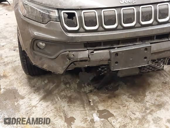 2022 Jeep Compass Altitude with VIN 3C4NJDBB3NT126047, listed as a IAAI auction lot 41570980 with 39,896 mi miles and . Bid and sale history available at DreamBid. Image 19.