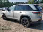 2023 Jeep Grand Cherokee Altitude z VIN 1C4RJHAG0PC593480, wystawiony jako Copart lot #62899745 z przebiegiem 33 715 mil mil oraz Szkoda całkowita • Salvage title. Historia ofert i sprzedaży dostępna na DreamBid. Obrazek 2.