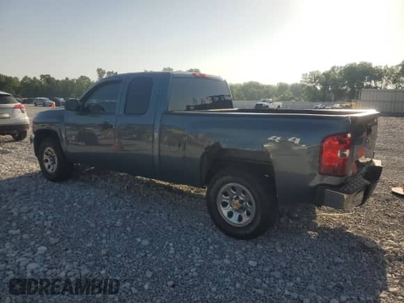 2013 Chevrolet Silverado 1500 LT z VIN 1GCRKSEA5DZ266467, wystawiony jako Copart lot #61656345 z przebiegiem 128 765 mil mil oraz Szkoda całkowita • Salvage title. Historia ofert i sprzedaży dostępna na DreamBid. Obrazek 2.