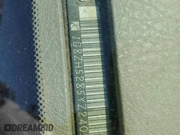 2000 Saturn SL with VIN 1G8ZH5285YZ240565, listed as a Copart auction lot 66567153 with 202,109 mi miles and Salvage title. Bid and sale history available at DreamBid. Image 12.