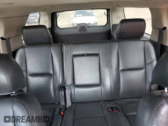 2014 Chevrolet Suburban LTZ с VIN 1GNSKKE71ER100574, выставлен на аукционе Copart как лот 57725725 с пробегом 226 142 миль миль и Списание • Salvage title. История ставок и продаж доступна на DreamBid. Изображение 10.