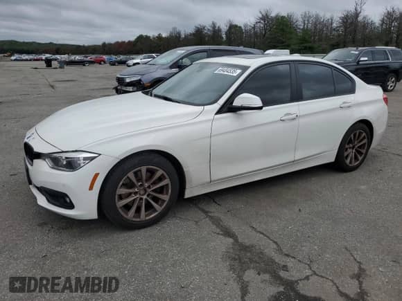 2018 BMW 3 Series 320i xDrive с VIN WBA8A3C50JA067425, выставлен на аукционе Copart как лот 69484535 с пробегом 60 612 миль миль и На запчасти • Non repairable. История ставок и продаж доступна на DreamBid. Изображение 1.
