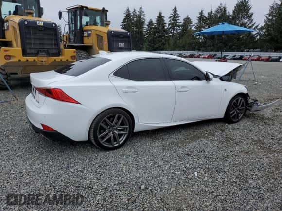 2019 Lexus IS 350 с VIN JTHBZ1D26K5034044, выставлен на аукционе Copart как лот 72055654 с пробегом 73 449 миль миль и Списание • Salvage title. История ставок и продаж доступна на DreamBid. Изображение 3.