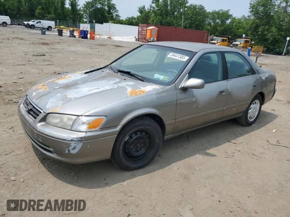 2001 Toyota Camry LE с VIN 4T1BG22K81U032893, выставлен на аукционе Copart как лот 59441385 с пробегом 125 056 миль миль и На запчасти • Non repairable. История ставок и продаж доступна на DreamBid. Изображение 1.