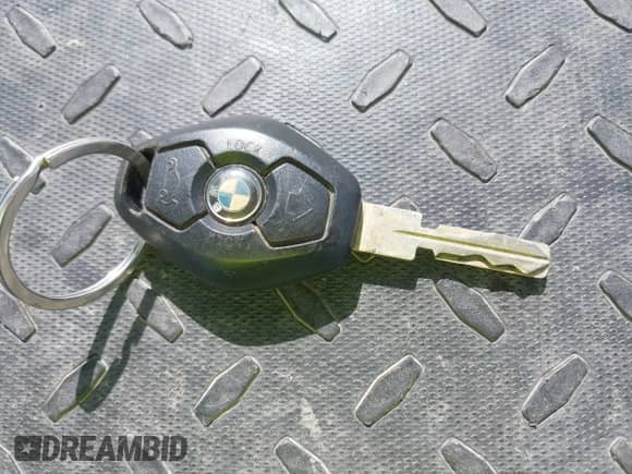 2002 BMW 5 Series 530i с VIN WBADT63452CH90228, выставлен на аукционе IAAI как лот 41564527 с пробегом Не указан миль и . История ставок и продаж доступна на DreamBid. Изображение 11.