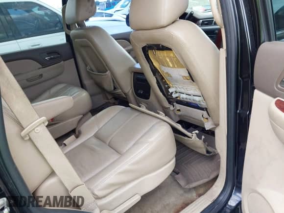 2010 Chevrolet Tahoe LT with VIN 1GNUCBE03AR282216, listed as a IAAI auction lot 42215769 with 175,727 mi miles and . Bid and sale history available at DreamBid. Image 8.