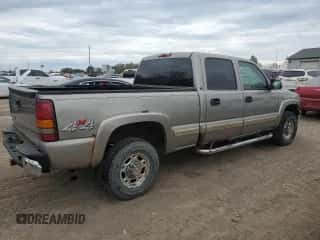 2002 Chevrolet Silverado 1500HD LT z VIN 1GCGK13U02F226620, wystawiony jako Copart lot #73842024 z przebiegiem Nie podano mil oraz Czysty tytuł • Clean title. Historia ofert i sprzedaży dostępna na DreamBid. Obrazek 3.