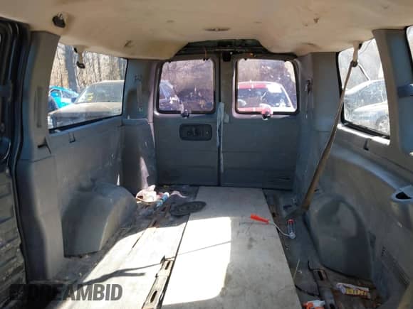2005 CHEVROLET EXPRESS   with VIN 1GAGG25U651239189, listed as a IAAI auction lot 41640971 with 290,047 mi miles and . Bid and sale history available at DreamBid. Image 8.