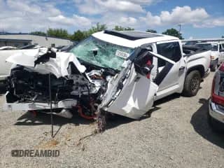 2024 Toyota Tundra TRD Pro Hybrid z VIN 5TFPC5DB0RX070052, wystawiony jako Copart lot #52593384 z przebiegiem Nie podano mil oraz Nie do naprawy • Non repairable. Historia ofert i sprzedaży dostępna na DreamBid. Obrazek 1.