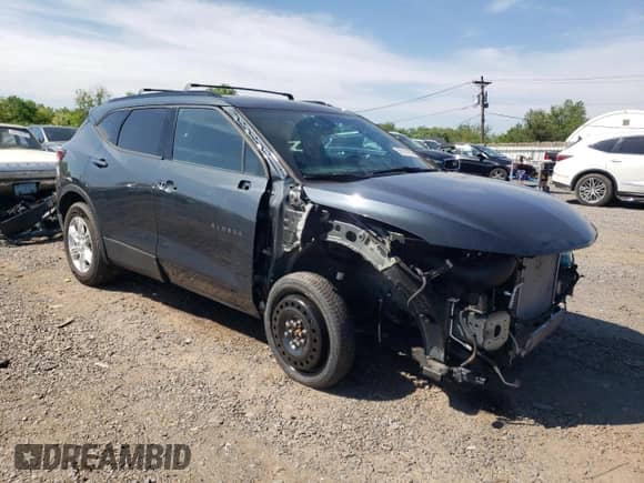 2019 Chevrolet Blazer z VIN 3GNKBGRS1KS675228, wystawiony jako Copart lot #56191905 z przebiegiem Nie podano mil oraz Szkoda całkowita • Salvage title. Historia ofert i sprzedaży dostępna na DreamBid. Obrazek 4.