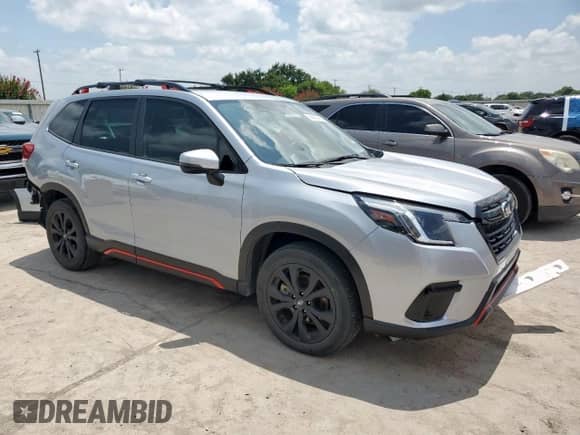 2022 Subaru Forester Special Sports z VIN JF2SKAJCXNH437855, wystawiony jako Copart lot #67351285 z przebiegiem 32 181 mil mil oraz Szkoda całkowita • Salvage title. Historia ofert i sprzedaży dostępna na DreamBid. Obrazek 4.