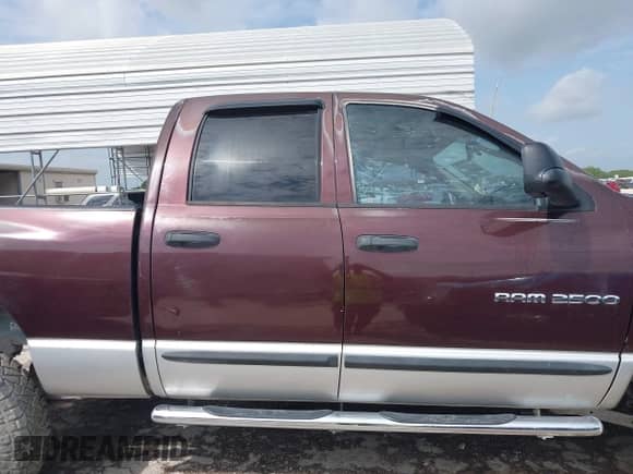 2005 Dodge 2500 SLT с VIN 3D7KS28C05G744039, выставлен на аукционе IAAI как лот 42642652 с пробегом 266 567 миль миль и . История ставок и продаж доступна на DreamBid. Изображение 13.