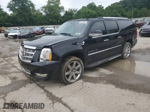 2013 Cadillac Escalade ESV Luxury с VIN 1GYS4HEFXDR366648, выставлен на аукционе Copart как лот 63192305 с пробегом 213 648 миль миль и Списание • Salvage title. История ставок и продаж доступна на DreamBid. Изображение 1.