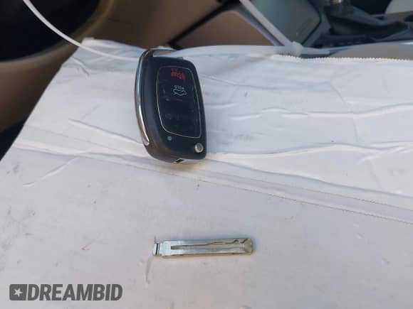 2016 Hyundai Sonata Eco with VIN 5NPE24AA0GH391890, listed as a IAAI auction lot 42662219 with 129,826 mi miles and . Bid and sale history available at DreamBid. Image 11.