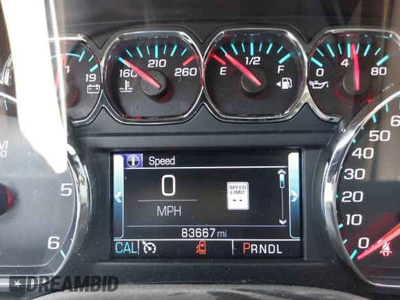 2018 Chevrolet Suburban LT z VIN 1GNSKHKC7JR223312, wystawiony jako IAAI lot #42824285 z przebiegiem 83 667 mil mil oraz . Historia ofert i sprzedaży dostępna na DreamBid. Obrazek 16.