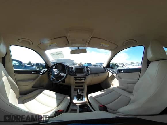 2017 Volkswagen Tiguan S с VIN WVGBV7AX7HK011930, выставлен на аукционе IAAI как лот 43126655 с пробегом 136 909 миль миль и . История ставок и продаж доступна на DreamBid. Изображение 18.