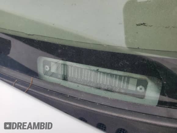 2004 Chevrolet Silverado 2500HD LS z VIN 1GCHK23U04F194278, wystawiony jako Copart lot #83757055 z przebiegiem 261 583 mil mil oraz Czysty tytuł • Clean title. Historia ofert i sprzedaży dostępna na DreamBid. Obrazek 12.