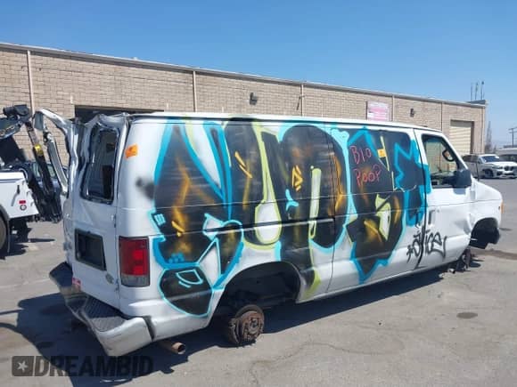 2002 Ford Econoline Cargo z VIN 1FTSE34L02HA30779, wystawiony jako IAAI lot #40210628 z przebiegiem 385 383 mil mil oraz . Historia ofert i sprzedaży dostępna na DreamBid. Obrazek 4.