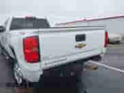 2015 Chevrolet Silverado 2500HD LTZ с VIN 1GC1KWEG9FF120280, выставлен на аукционе IAAI как лот 42916797 с пробегом 148 224 миль миль и . История ставок и продаж доступна на DreamBid. Изображение 18.