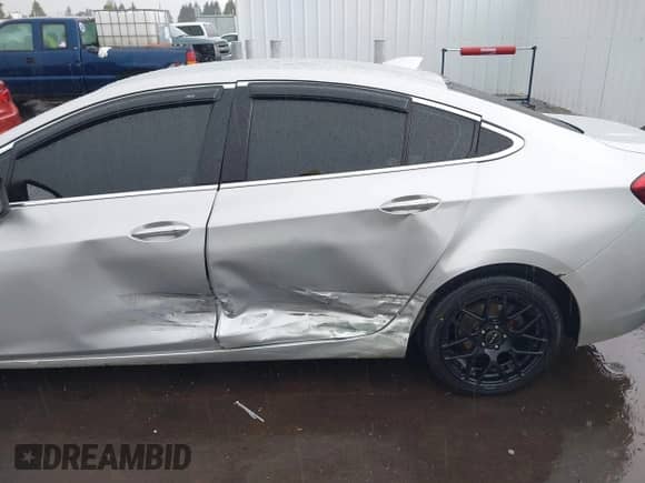 2018 Chevrolet Cruze Premier с VIN 1G1BF5SM2J7193015, выставлен на аукционе IAAI как лот 42244141 с пробегом 138 945 миль миль и . История ставок и продаж доступна на DreamBid. Изображение 6.