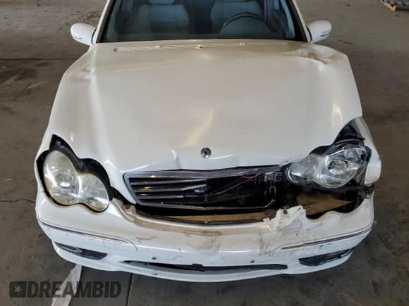2007 Mercedes-Benz C 230 Sport with VIN WDBRF52H27A950367, listed as a Copart auction lot 81101475 with 204,999 mi miles and Salvage title. Bid and sale history available at DreamBid. Image 11.