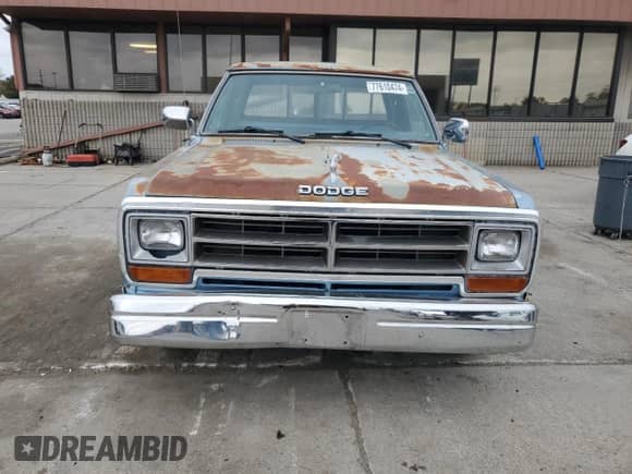 1988 Dodge D/W 100 with VIN 1B7FD04X1JS635451, listed as a Copart auction lot 77610474 with 74,691 mi miles and Non repairable. Bid and sale history available at DreamBid. Image 5.