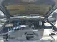2004 Chevrolet Silverado 2500 LS z VIN 1GCGK23U44F209084, wystawiony jako Copart lot #70489105 z przebiegiem 224 196 mil mil oraz Czysty tytuł • Clean title. Historia ofert i sprzedaży dostępna na DreamBid. Obrazek 11.