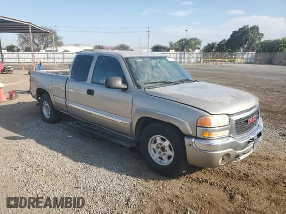 2003 GMC Sierra 1500 with VIN 2GTEC19V031151642, listed as a Copart auction lot 74181774 with Not provided miles and Salvage title. Bid and sale history available at DreamBid. Image 4.