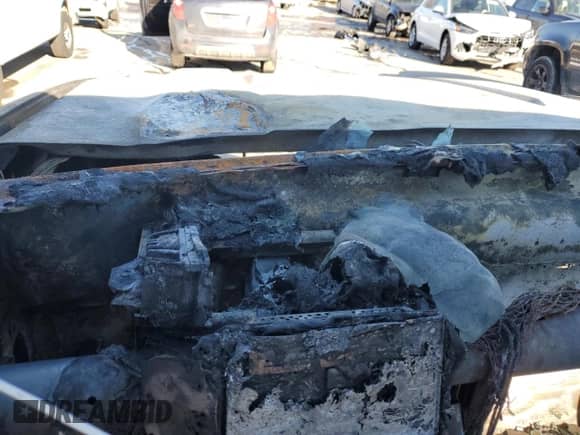 2020 Chevrolet Silverado 3500HD LTZ z VIN 1GC4YUEY2LF205126, wystawiony jako Copart lot #89109035 z przebiegiem Nie podano mil oraz Nie do naprawy • Non repairable. Historia ofert i sprzedaży dostępna na DreamBid. Obrazek 9.