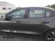 2022 Volvo S60 Momentum с VIN 7JRL12FZ0NG154042, выставлен на аукционе IAAI как лот 42268170 с пробегом 40 638 миль миль и . История ставок и продаж доступна на DreamBid. Изображение 14.