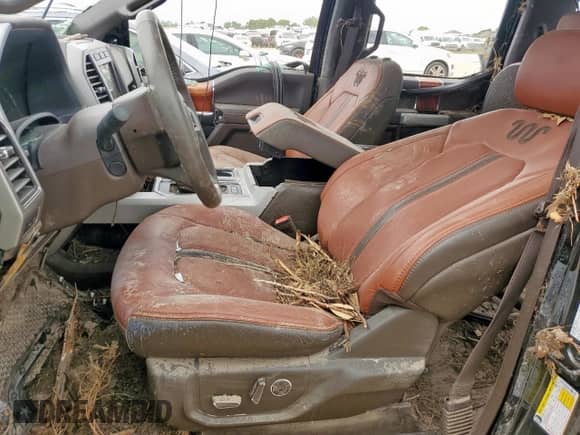 2020 Ford F-150 XL z VIN 1FTEW1E55LFC72978, wystawiony jako Copart lot #64461845 z przebiegiem Nie podano mil oraz Szkoda całkowita • Salvage title. Historia ofert i sprzedaży dostępna na DreamBid. Obrazek 7.