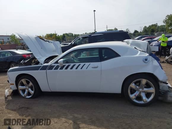 2011 Dodge Challenger R/T z VIN 2B3CJ5DT8BH584532, wystawiony jako IAAI lot #43169985 z przebiegiem Nie podano mil oraz . Historia ofert i sprzedaży dostępna na DreamBid. Obrazek 13.