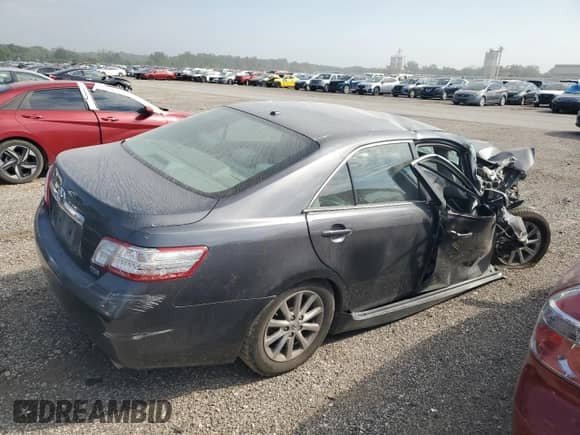 2010 Toyota Camry z VIN 4T1BB3EK6AU116999, wystawiony jako Copart lot #80714395 z przebiegiem Nie podano mil oraz Szkoda całkowita • Salvage title. Historia ofert i sprzedaży dostępna na DreamBid. Obrazek 3.