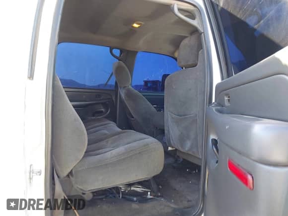 2005 Chevrolet Silverado 1500 Z71 z VIN 2GCEK13T551287925, wystawiony jako IAAI lot #43392727 z przebiegiem 275 768 mil mil oraz . Historia ofert i sprzedaży dostępna na DreamBid. Obrazek 8.