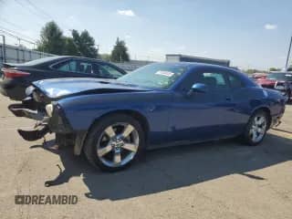 2010 Dodge Challenger R/T z VIN 2B3CJ5DT9AH244868, wystawiony jako Copart lot #81008435 z przebiegiem 112 581 mil mil oraz Szkoda całkowita • Salvage title. Historia ofert i sprzedaży dostępna na DreamBid. Obrazek 1.