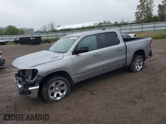 2022 Ram 1500 Big Horn z VIN 1C6RRFFG5NN368096, wystawiony jako Copart lot #70000295 z przebiegiem 38 332 mil mil oraz Szkoda całkowita • Salvage title. Historia ofert i sprzedaży dostępna na DreamBid. Obrazek 1.