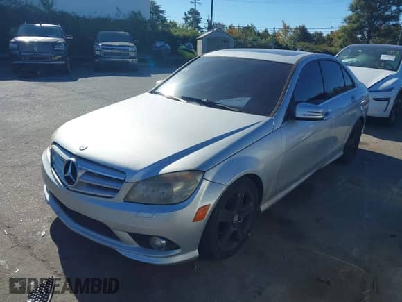 2010 Mercedes-Benz C 300 Sport z VIN WDDGF8BBXAR128419, wystawiony jako IAAI lot #43515907 z przebiegiem 252 194 mil mil oraz . Historia ofert i sprzedaży dostępna na DreamBid. Obrazek 2.