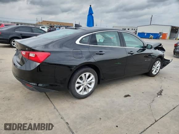 2025 Chevrolet Malibu LT with VIN 1G1ZD5STXSF131588, listed as a Copart auction lot 90022945 with 32,175 mi miles and Clean title. Bid and sale history available at DreamBid. Image 3.
