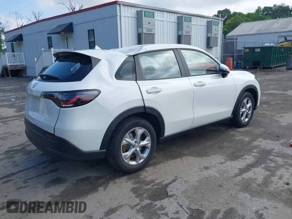 2025 Honda HR-V LX with VIN 3CZRZ2H32SM762201, listed as a IAAI auction lot 42386491 with 1,137 mi miles and . Bid and sale history available at DreamBid. Image 4.