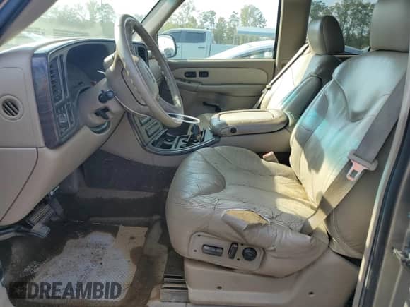 2002 GMC Sierra 1500 Denali z VIN 2GTFK69U421383350, wystawiony jako Copart lot #74765724 z przebiegiem Nie podano mil oraz Szkoda całkowita • Salvage title. Historia ofert i sprzedaży dostępna na DreamBid. Obrazek 7.