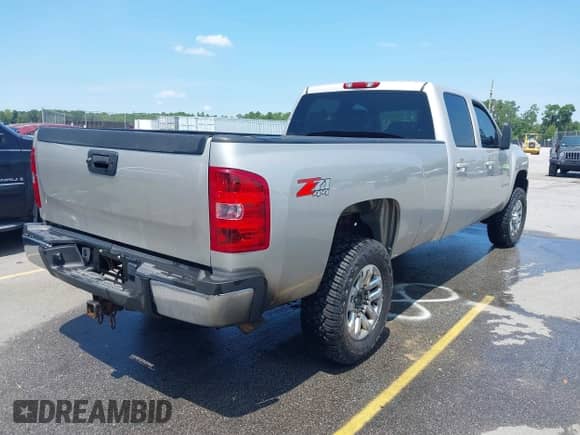 2009 Chevrolet Silverado 3500HD с VIN 1GCHK93649F145666, выставлен на аукционе IAAI как лот 42784176 с пробегом 433 366 миль миль и . История ставок и продаж доступна на DreamBid. Изображение 4.